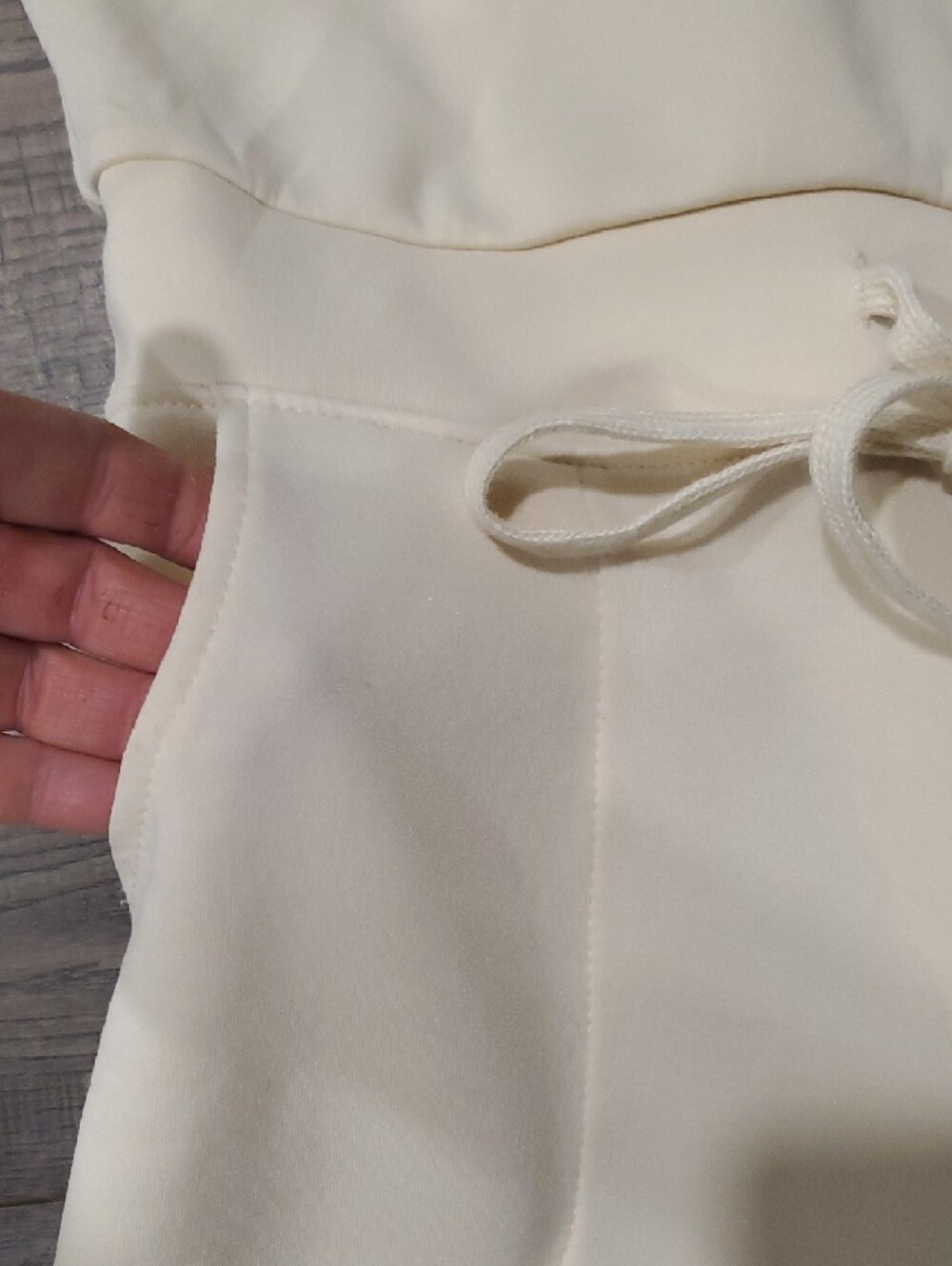 Sleeveless Cream Tie-Waist Wide-Leg Jumpsuit - Picture 3 of 11